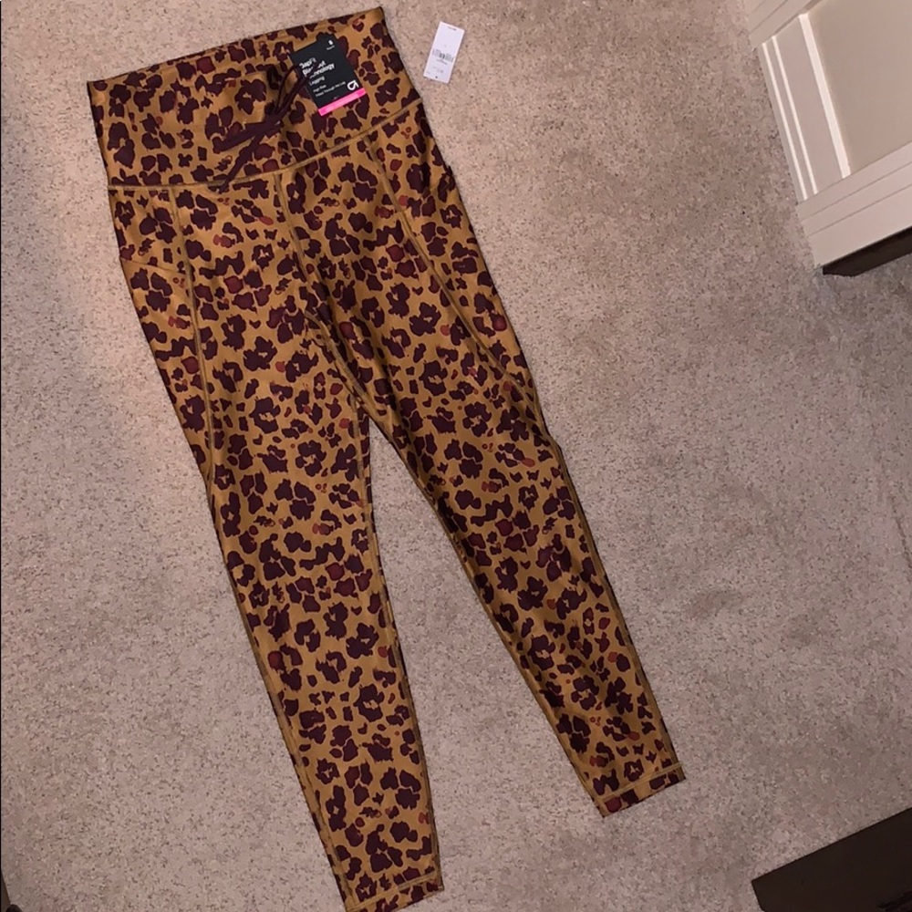 Cheetah leggings never worn!